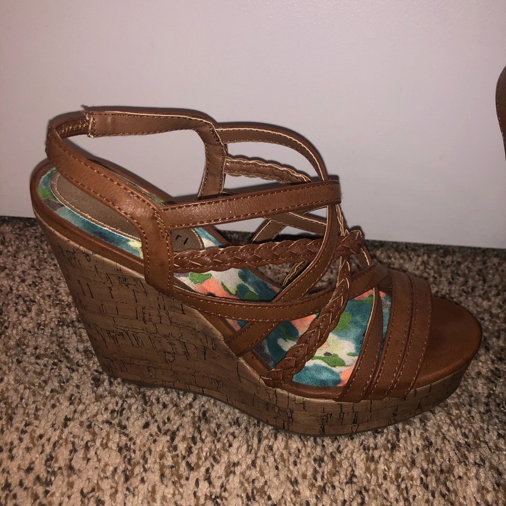 Madden Girl Wedges